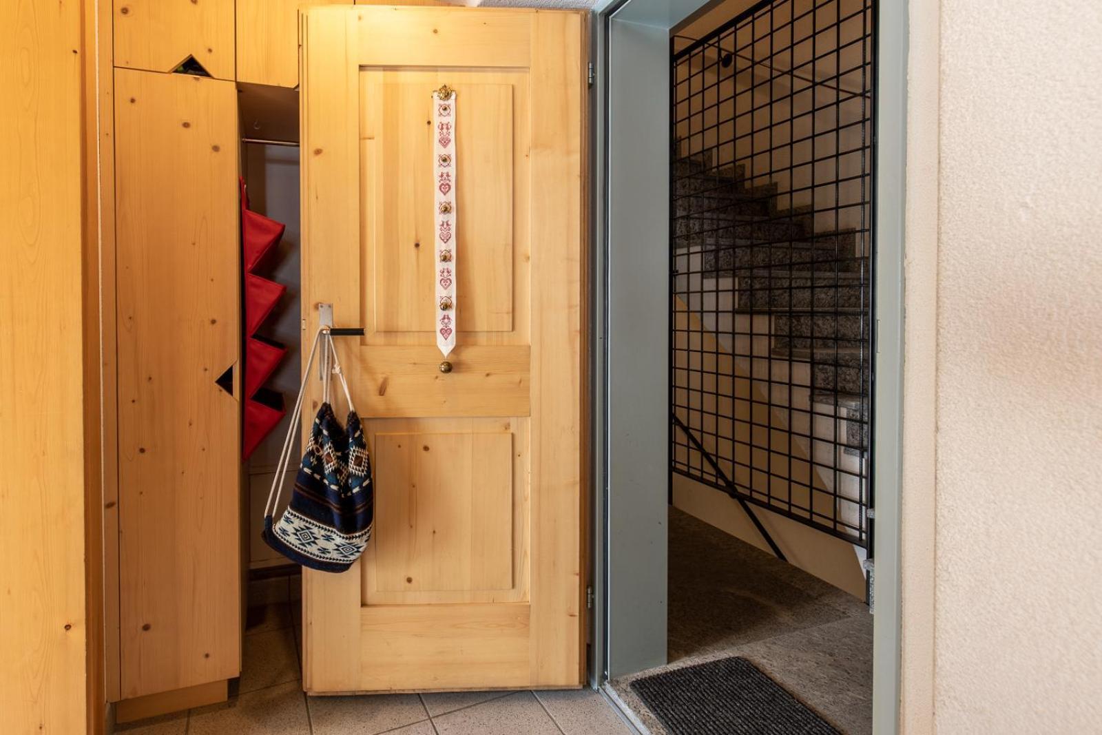 Chasa Tredeschin Apartment Scuol Bagian luar foto
